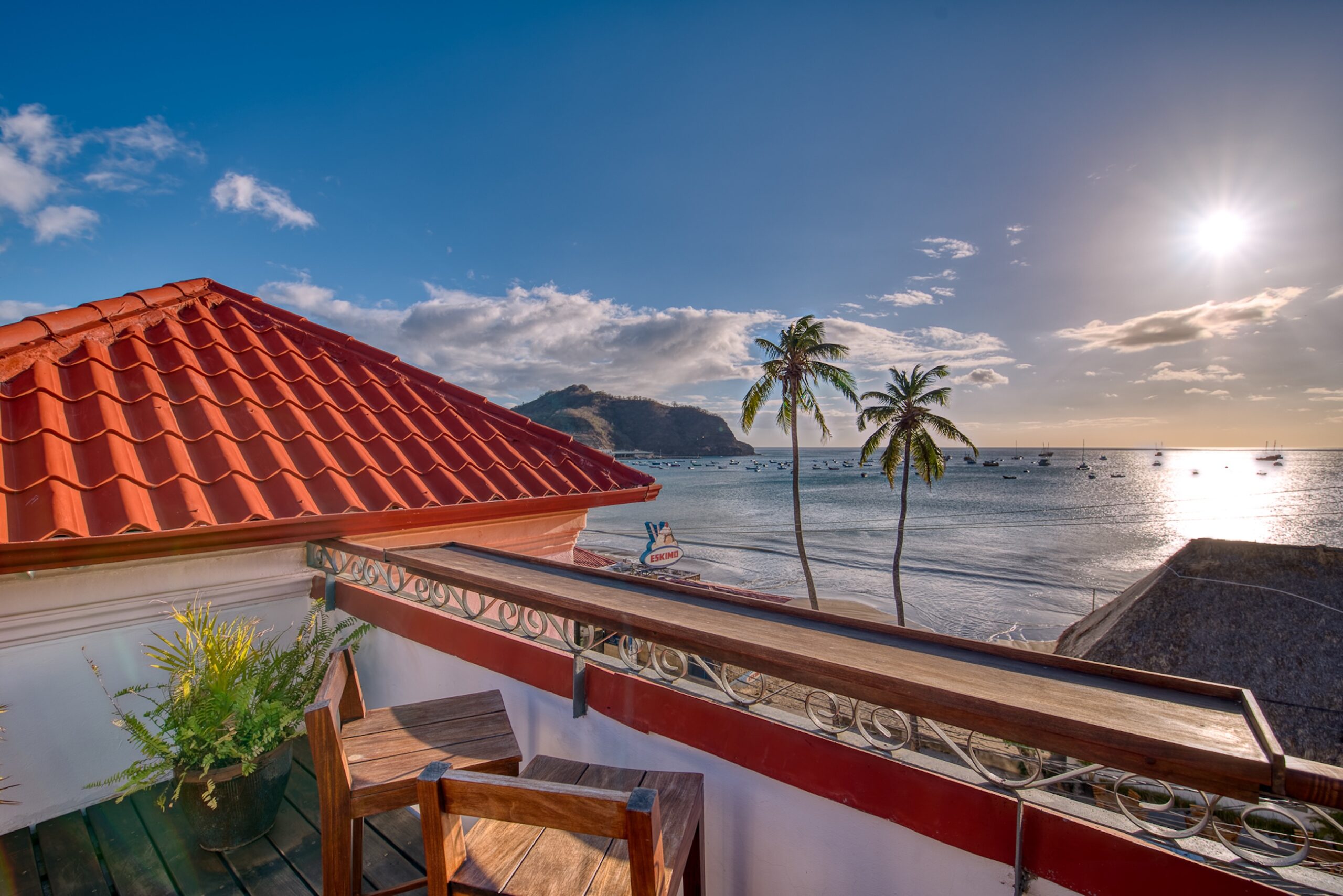 Beachfront-Hotel-Alcazar-Penthouse-Oceanview-Balcony