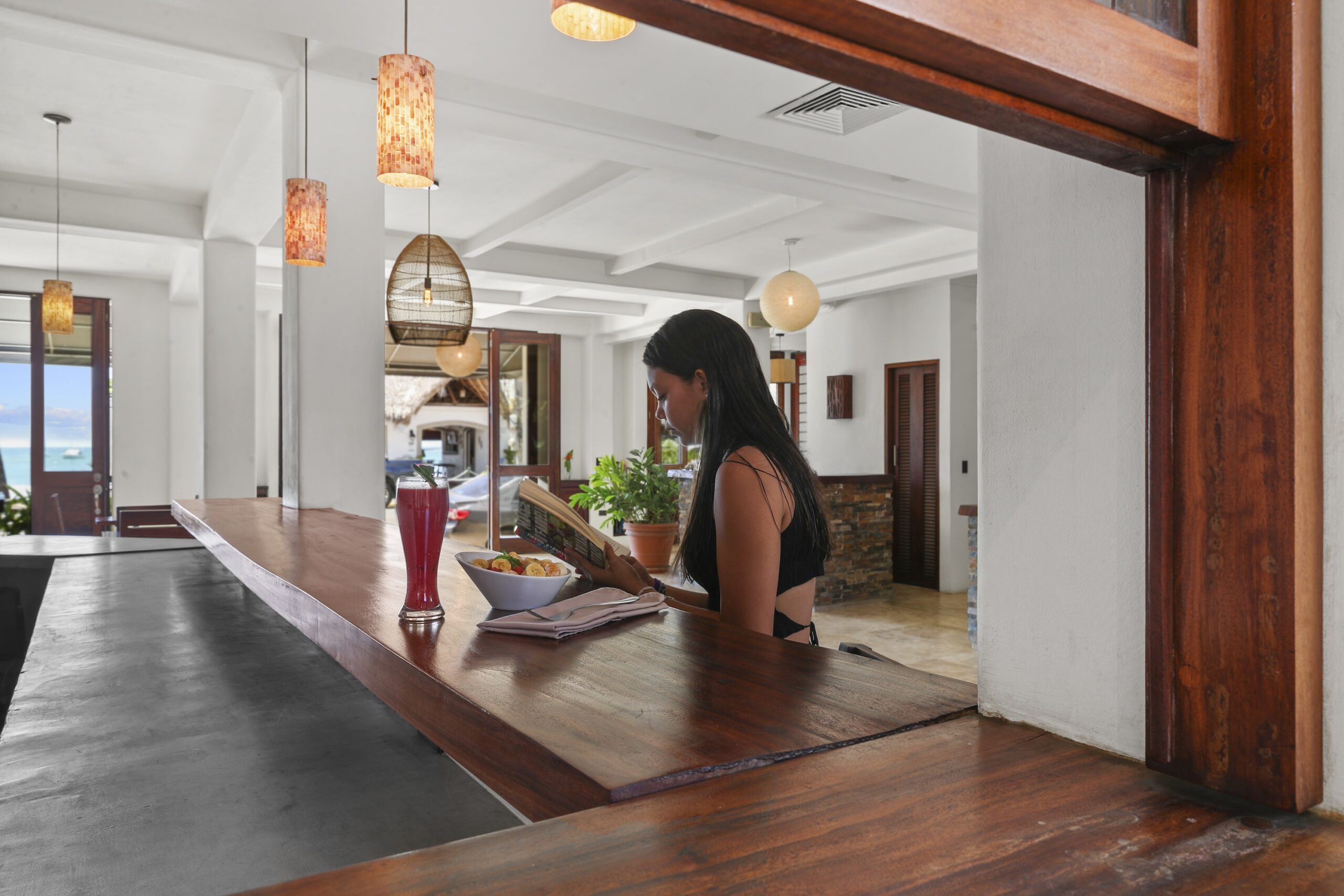 Hotel_ALCAZAR_Lobby_Area_Angle_2_CC